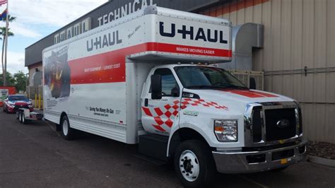 truck moves five to seven rooms and is the right size for moving a three to five bedroom home. . 26 uhaul truck